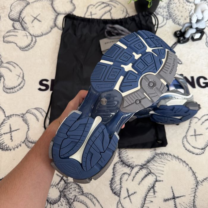 Balenciaga Runner gradient blue