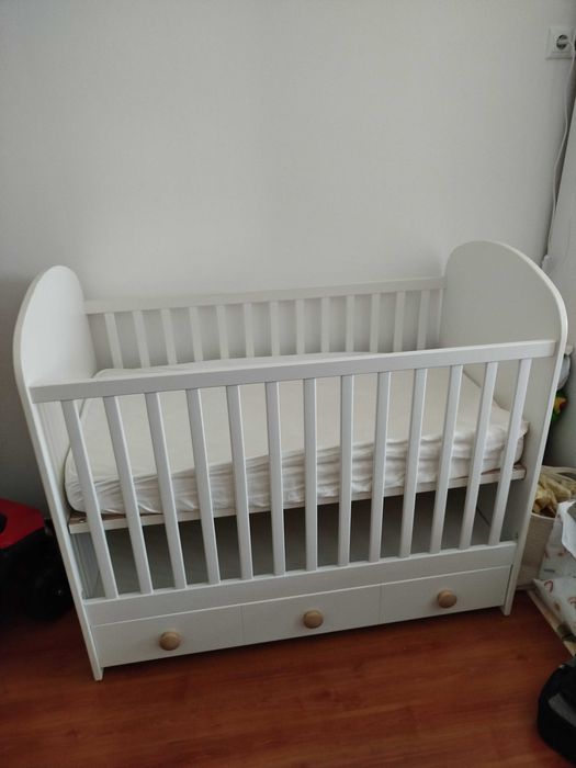Berço IKEA GONATT + Colchão – Excelente estado!
