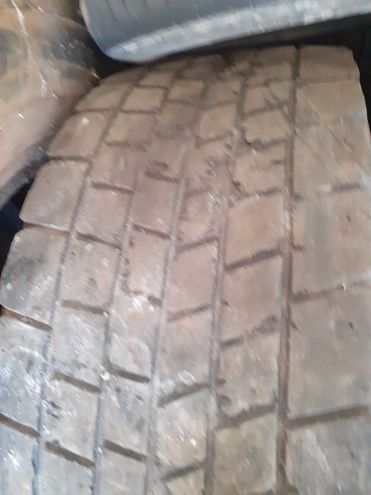 6 Pneus michelin 315 70 r 22.5 com jantes