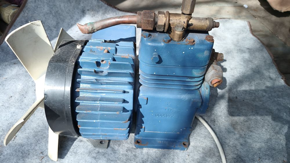 Продам мотор компрессор от морозильной камеры, Bock compressor