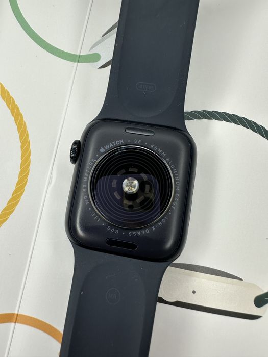 Apple Watch SE (2nd Gen) 40mm GPS+LTE