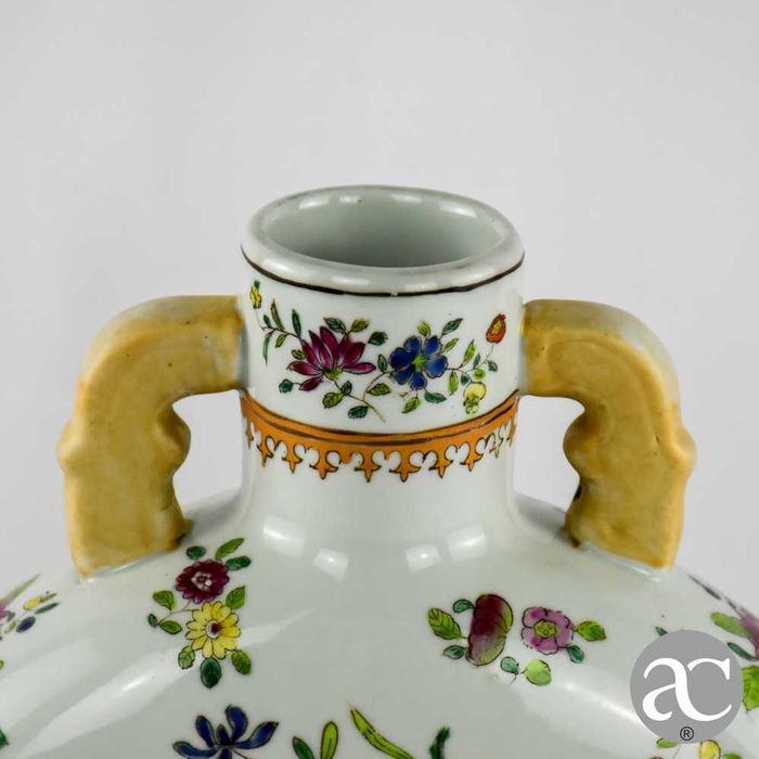 Cantil em porcelana da China, Família Rosa