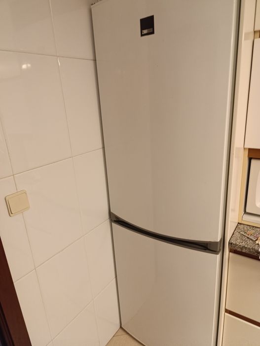 Frigorífico combinado Zanussi em bom estado