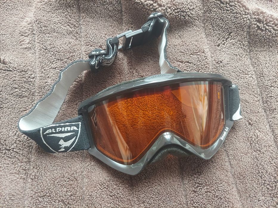 Маска гірськолижна фірми Alpina оригінал 

Подвійна лінза ))

Заміри о