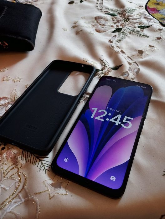 Xiaomi Redmi 15 8/256gb 2 tygodniowy plus nowy Smartwatch i ładowarka