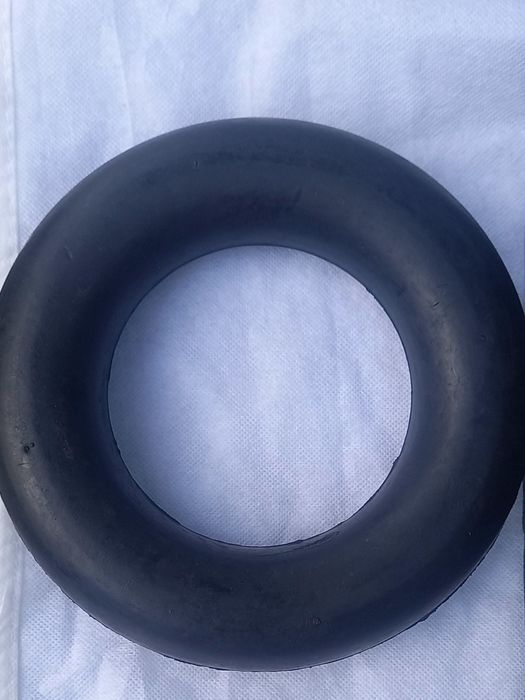 Продам кольцо  PULLER MIDI для тренировки собак