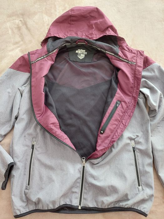 Вітровка чоловіча стильна