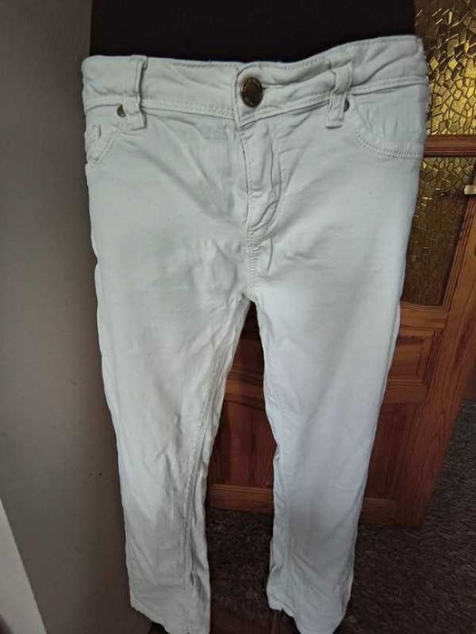 Spodnie Bermudy rybaczki jeansowe białe r 40