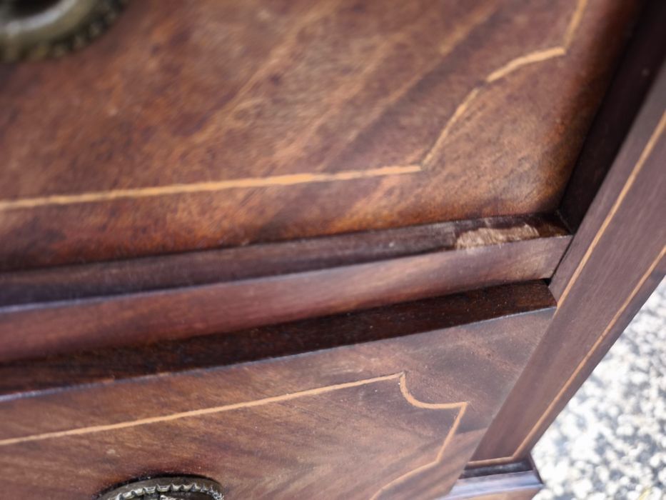 Bonita Cómoda antiga