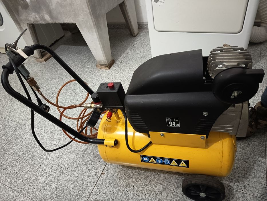 Compressor 24L, 10 bar, 2,5 HP, com rodas