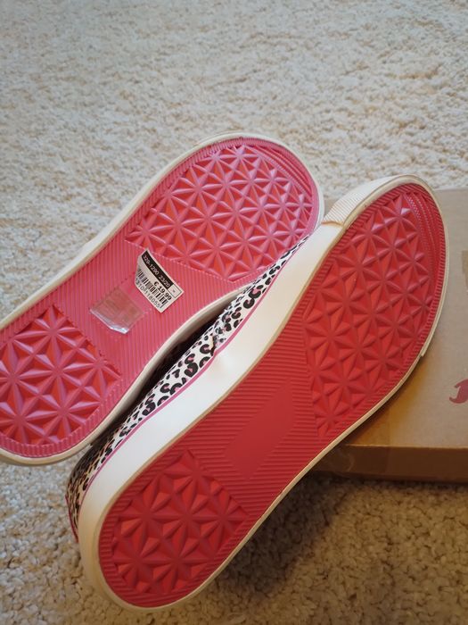 Новые   мокасины Bata