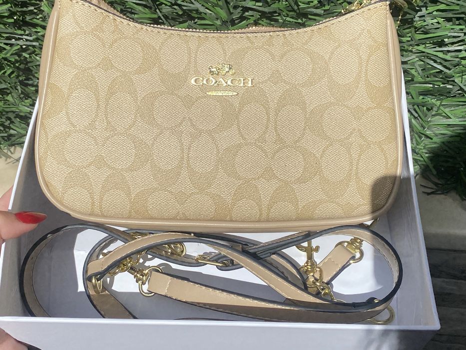 Mala Coach Nova, Com caixa.