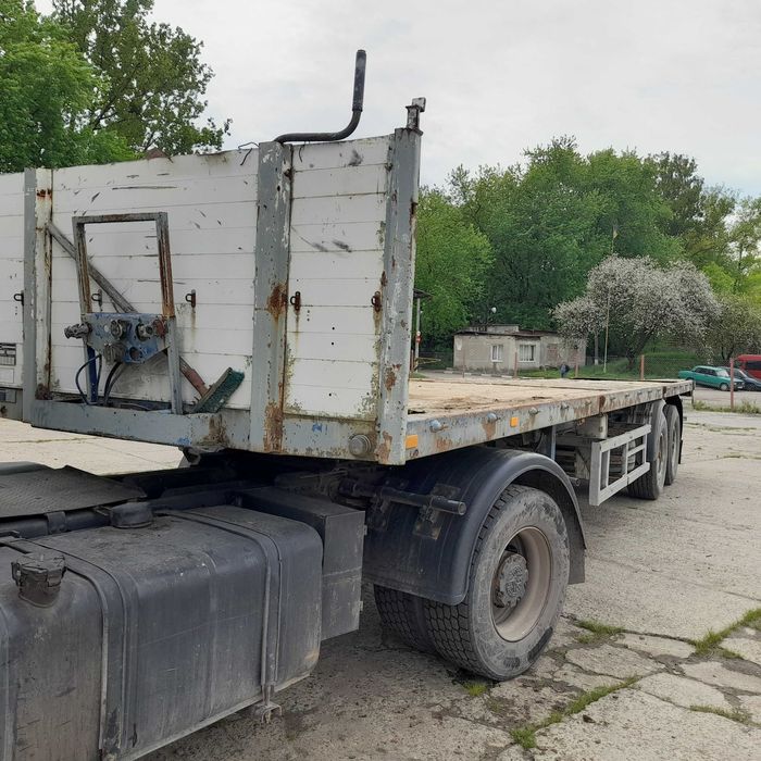 Напівпричіп платформа