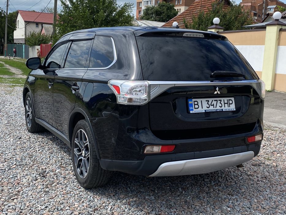 Mitsubishi  Outlander 7ми місна 3літра