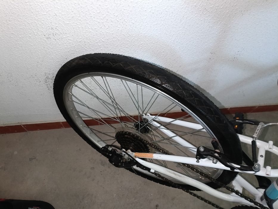 70€ Bicicleta roda 24 excelente pegar e andar