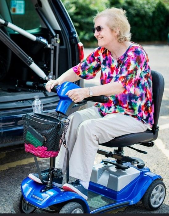 Quadriciclo scooter de mobilidade reduzido elétrico
