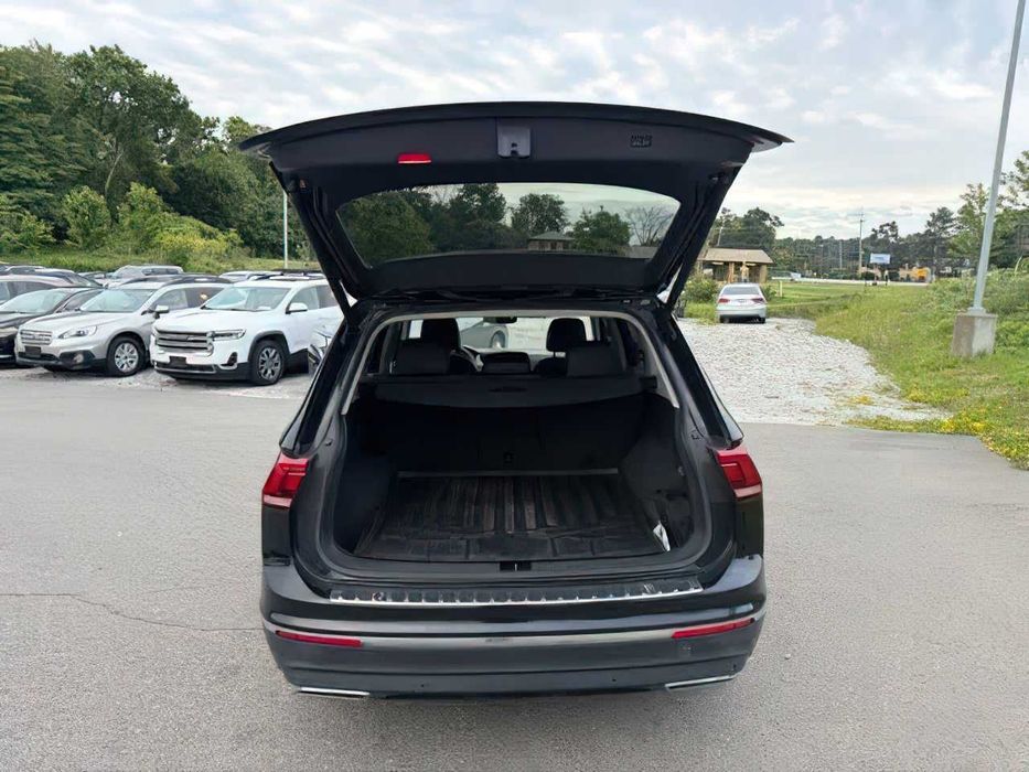 Volkswagen Tiguan 2.0T SEL Premium      2019