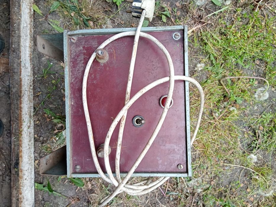 Автомобильное пусковое устройство.