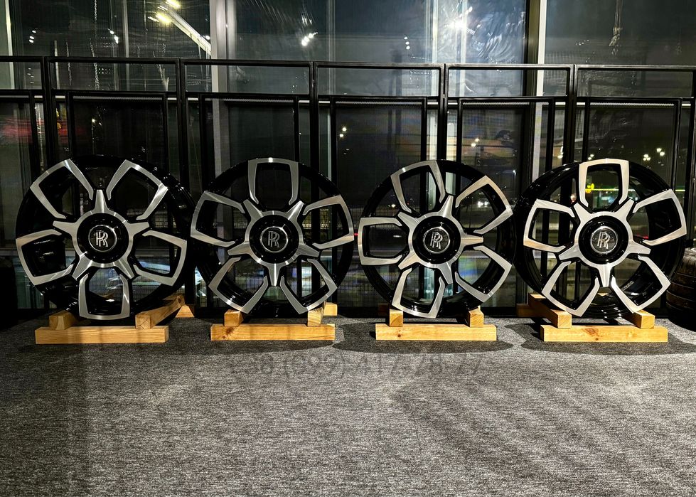 Диски R22 кованые ковка Black Badge Rolls-Royce Cullinan Ghost Phantom