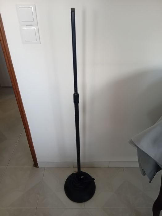 Suporte de chão para microfone