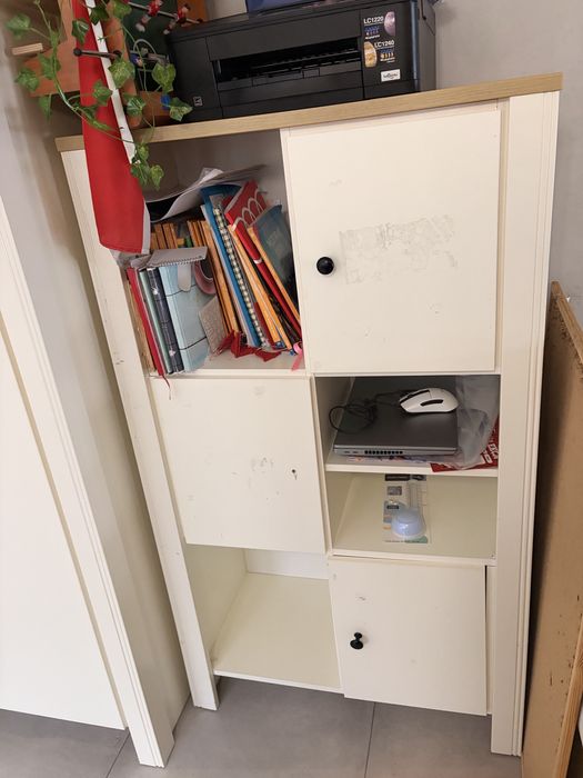 Meble do pokoju z łóżkiem