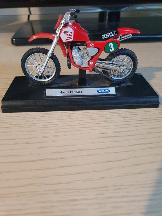 Honda cr 250 R model