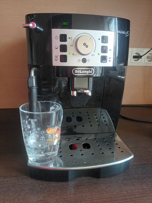 Ekspres do kawy  delonghi magnifica s