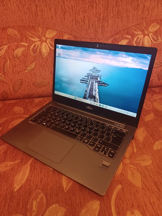 Fujitsu lifebook U904