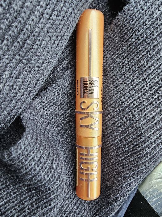 Tusz do rzęs Maybelline Sky High gold glitz