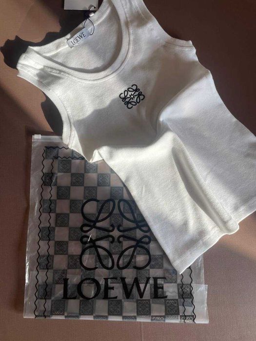 Top Loewe Branco Elegante