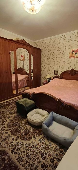Продається просторий двоповерховий будинок,село Левків.