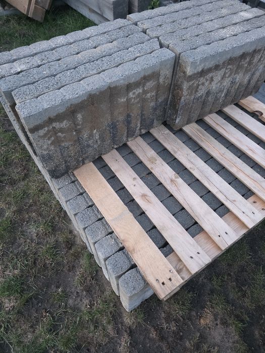 Krawężniki betonowe antracyt