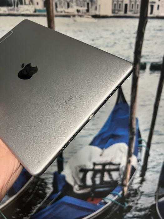 Apple iPad Pro 9.7" 128gb Wi-Fi+LTE з гарантією АКБ 94%