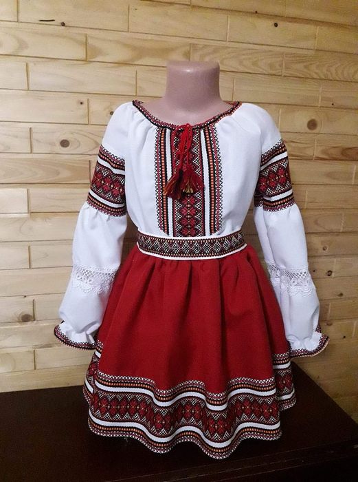 Вишиванка для дівчинки.Комплект "Калиновий"