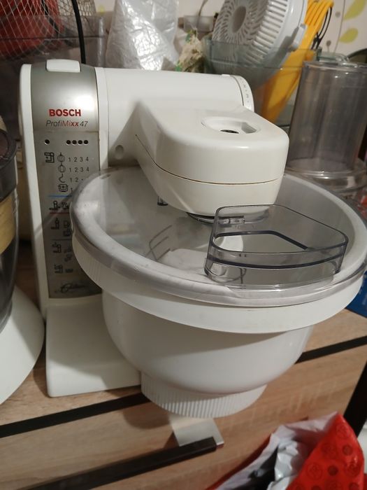 Кухоний комбайн Bosch с мясорубкой..