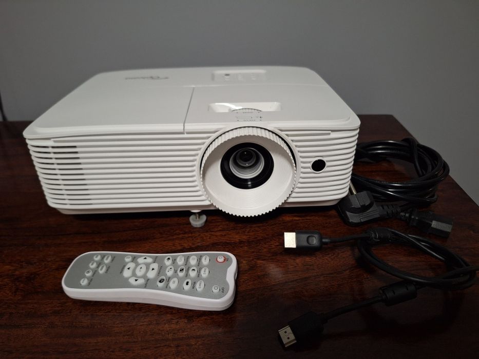 Projektor Optoma Full HD 1080p (chyba HD144X)  + oryginalny podświetlany pilot