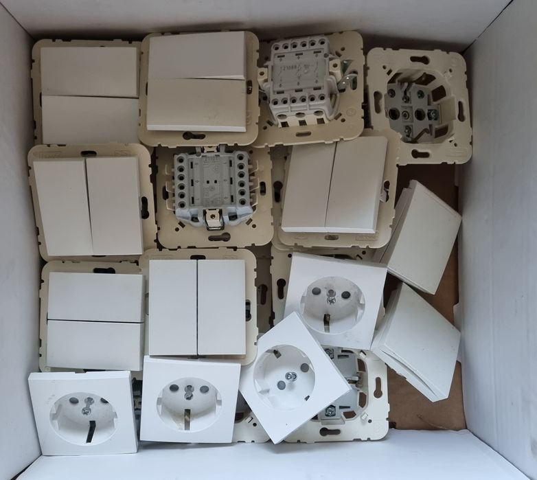 Aparelhagem Elétrica Efapel Mec 21 e Logus 90