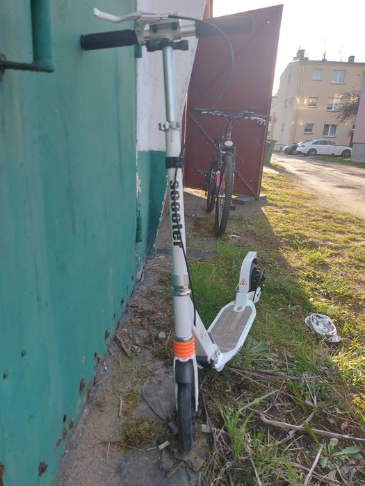 Hulajnoga miejska składana.