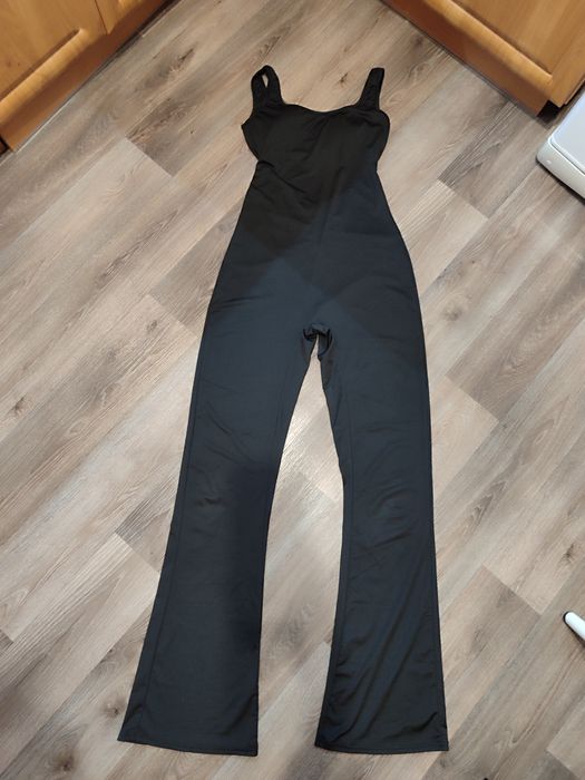 Комбинезон с открытой спинкой, чашки паралон  б/у