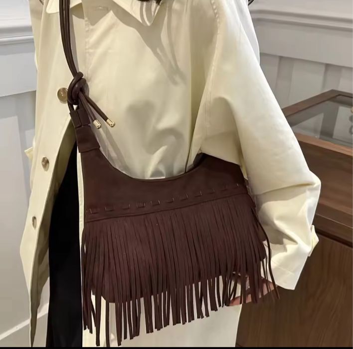 Тренд сумка с бахромой под замш