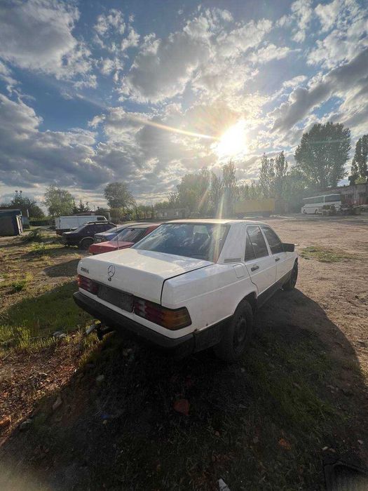 Mercedes Benz W190 (201) на болты и гайки