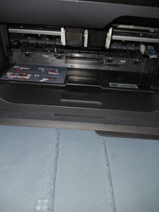 Vendo Impressora HP Deskejet 2050 em bom 35 euros Negóciaveis