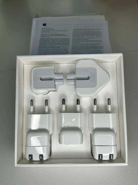 Комплект адаптерів Apple World Travel Adapter Kit