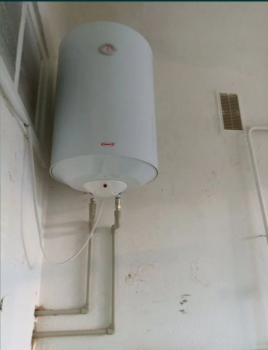 Продається дві  кімнати в комунальній квартирі