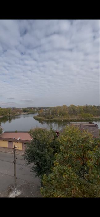 Продам трьох кімнатну квартиру