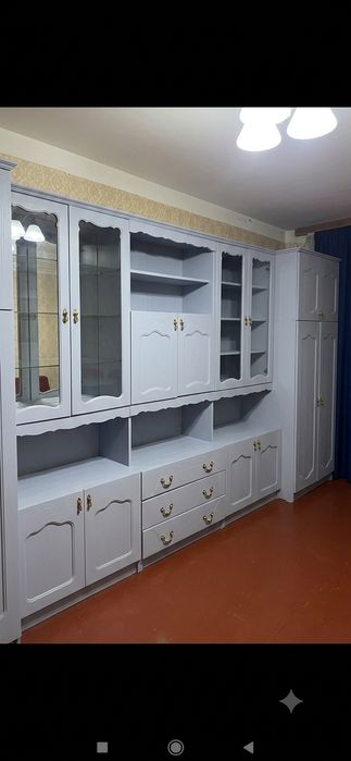 Стінка для вітальні / Гарнітур меблевий.Шафа, Вітрина, Комод
Опис: Продається класичний меблевий гарнітур (стінка).