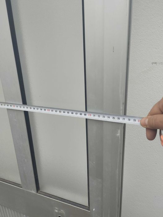 Porta de alumínio 77 cm x 204 cm