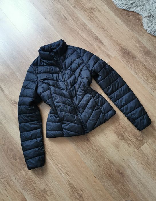 Kurtka przejściowa puchowa pikowana czarna 4F damska rozmiar S