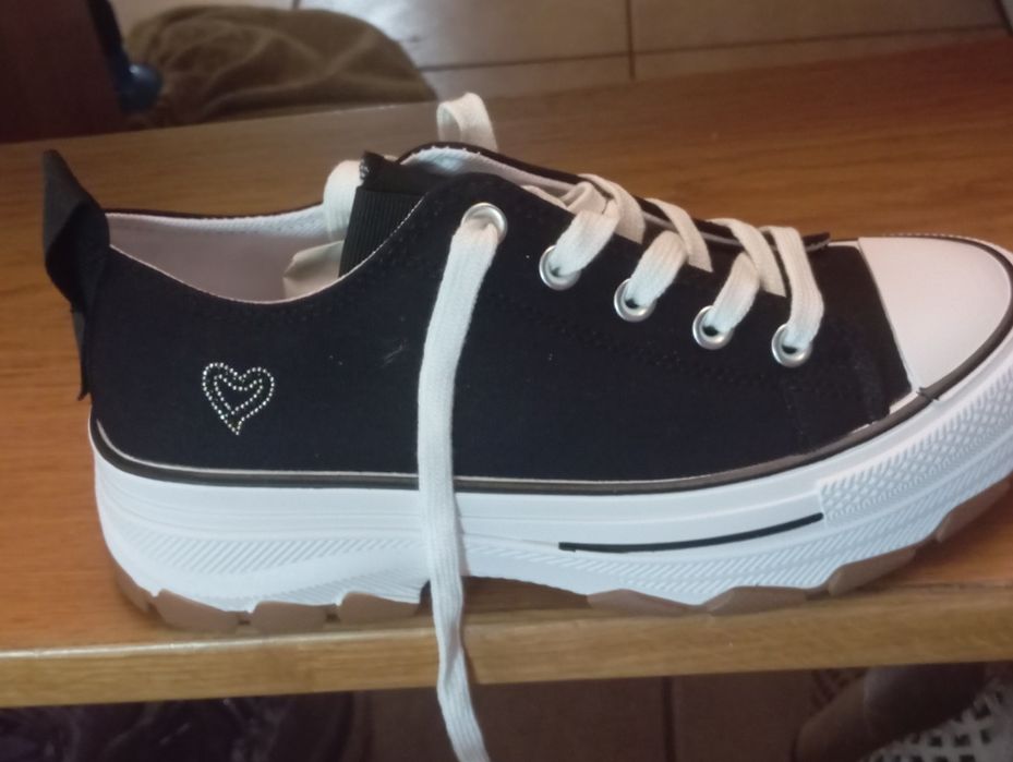 Trampki czarne r 40