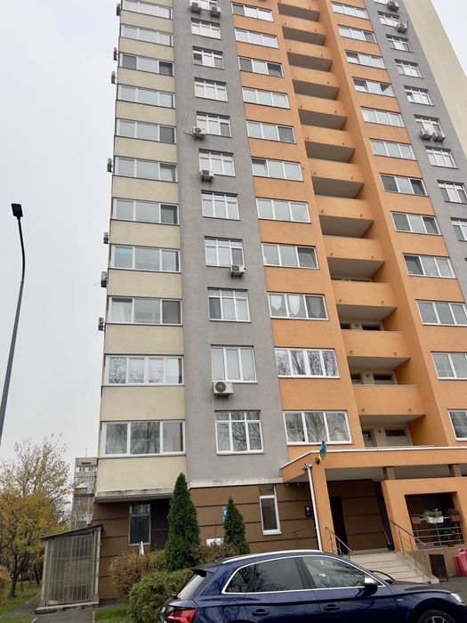 Продам комору 3,7 кв.м Любомира Гузара 46В ( бувший проспект Комарова)